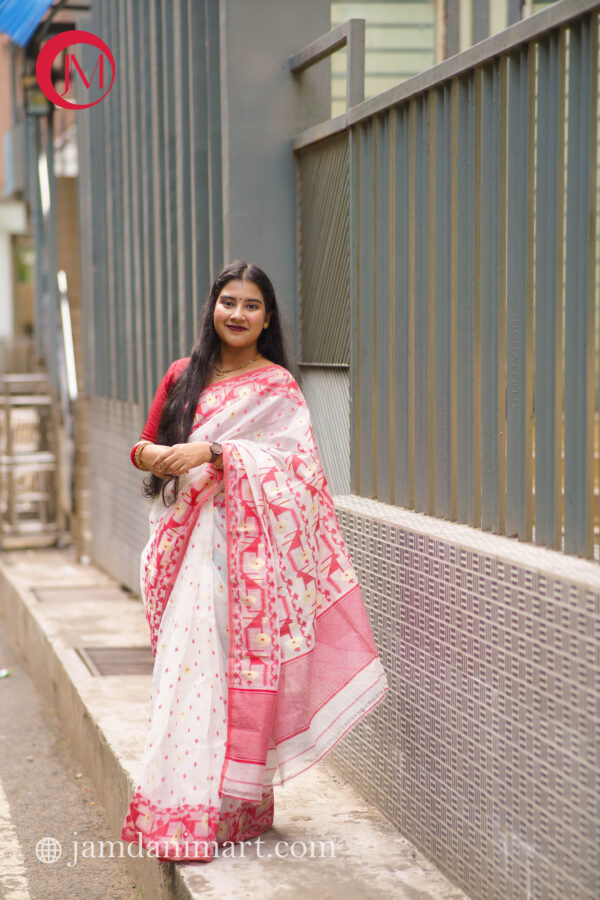 90 Count Jamdani saree - Image 3